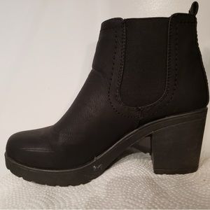 KRUSH black booties new never worn